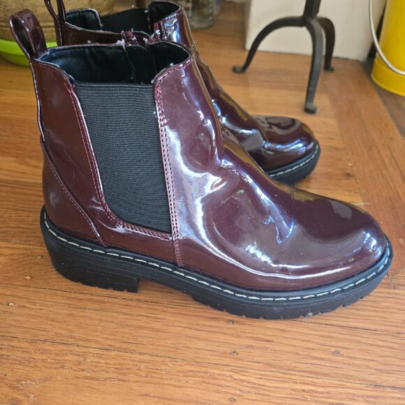 Forever 21 Patent Leather Chelsea Boots, Sz 6 - Picture 2 of 9